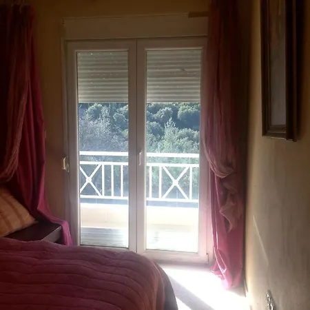 Lägenhet 3 Bedrooms Appartement With City View Enclosed Garden And Wifi At Thermi *